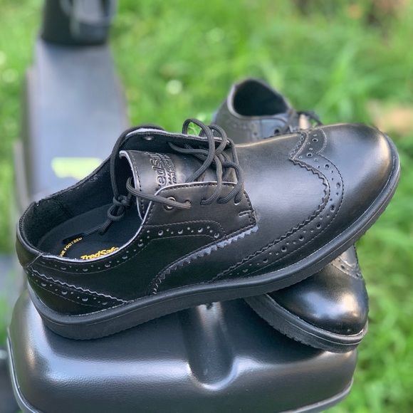 Tredsafe Men's Roman Slip Resistant Wing Tip Shoes - Picture 6 of 12